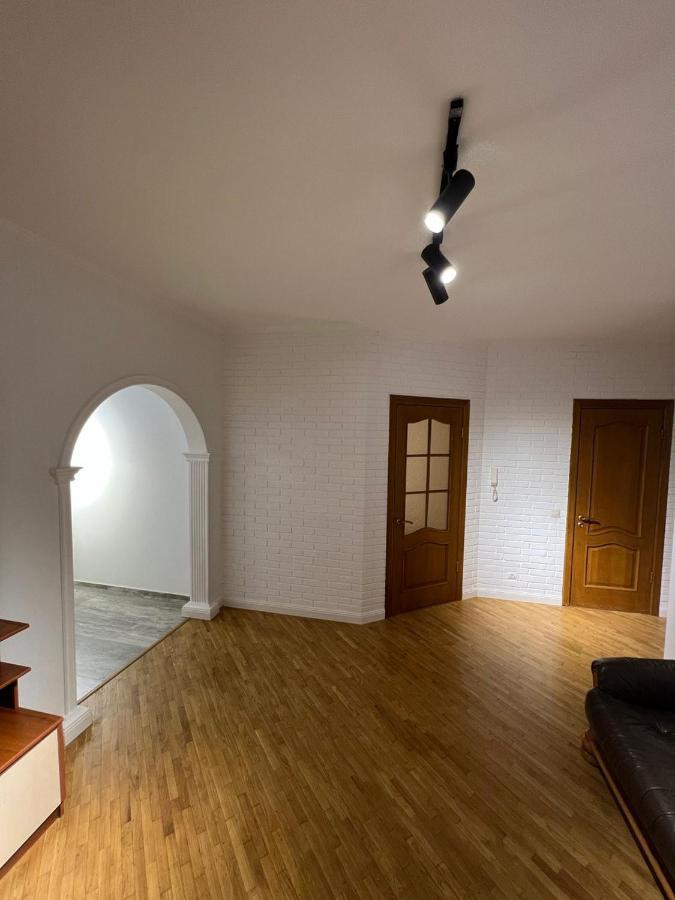 Luxrent Apartamento Chisináu Exterior foto